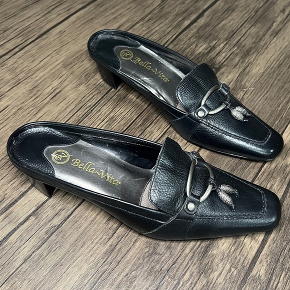 BELLA VITA Size 6.5M Black Leather Open Back Mule Slip On. Buckle Tassle Detail - Picture 1 of 9